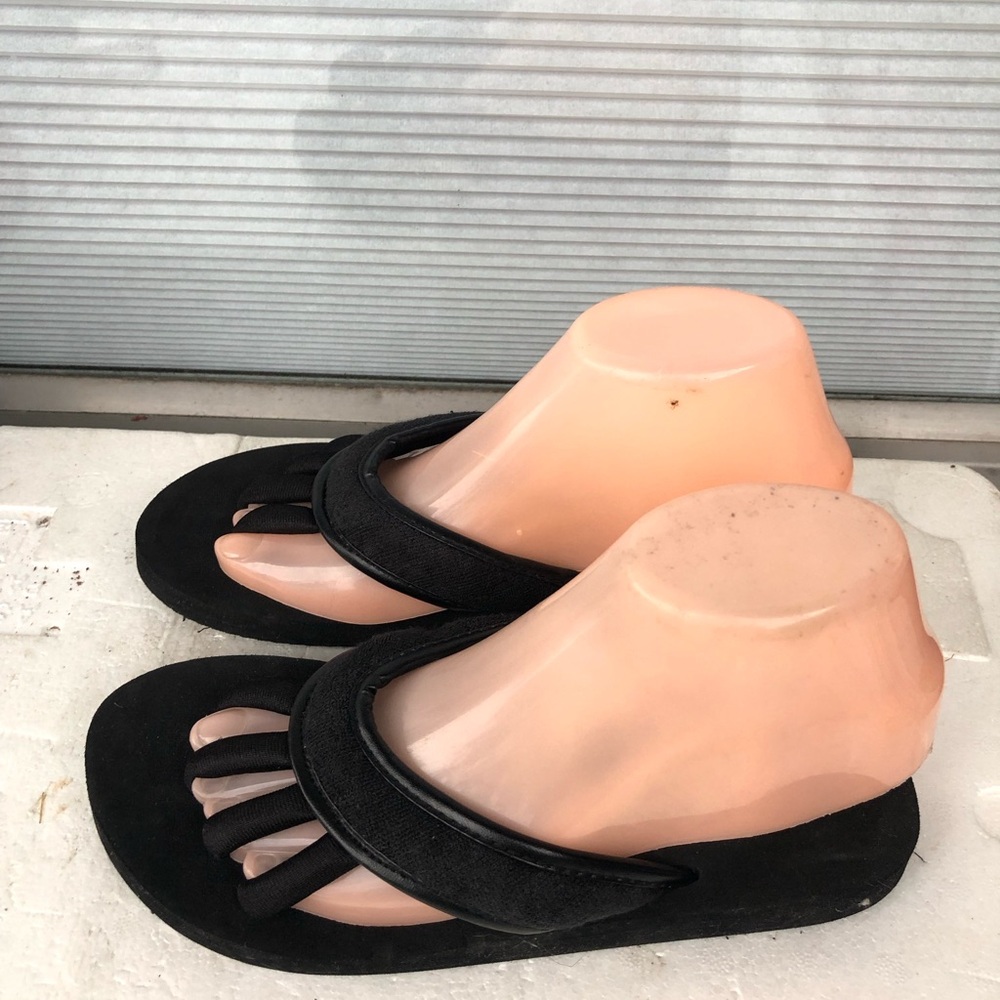 Pedi couture Women’s Black FlipFlop spa sandals Size Medium